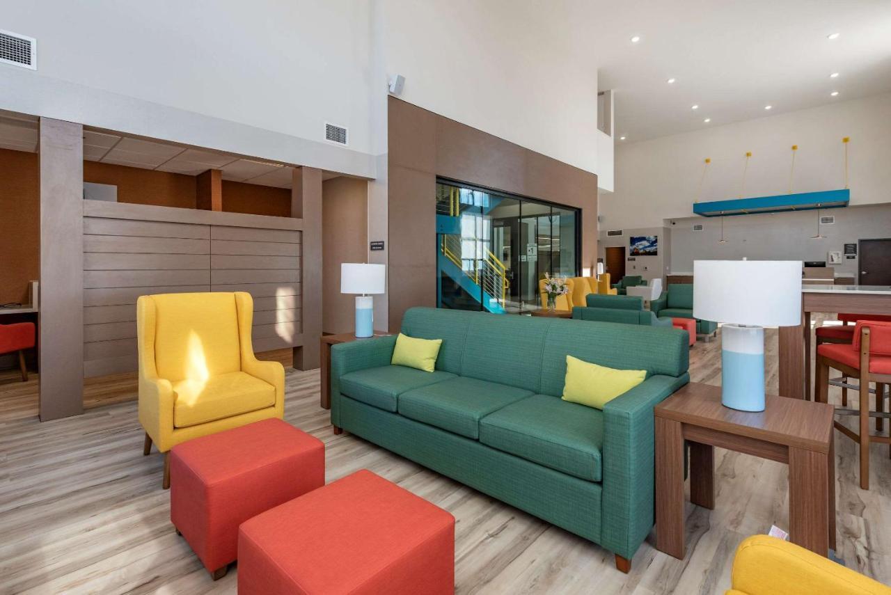 Comfort Suites Colorado Springs East - Medical Center Area Εξωτερικό φωτογραφία