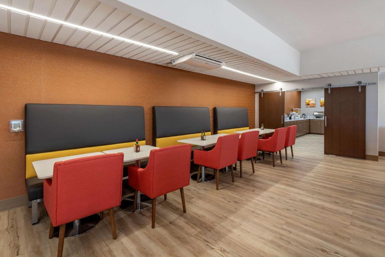 Comfort Suites Colorado Springs East - Medical Center Area Εξωτερικό φωτογραφία