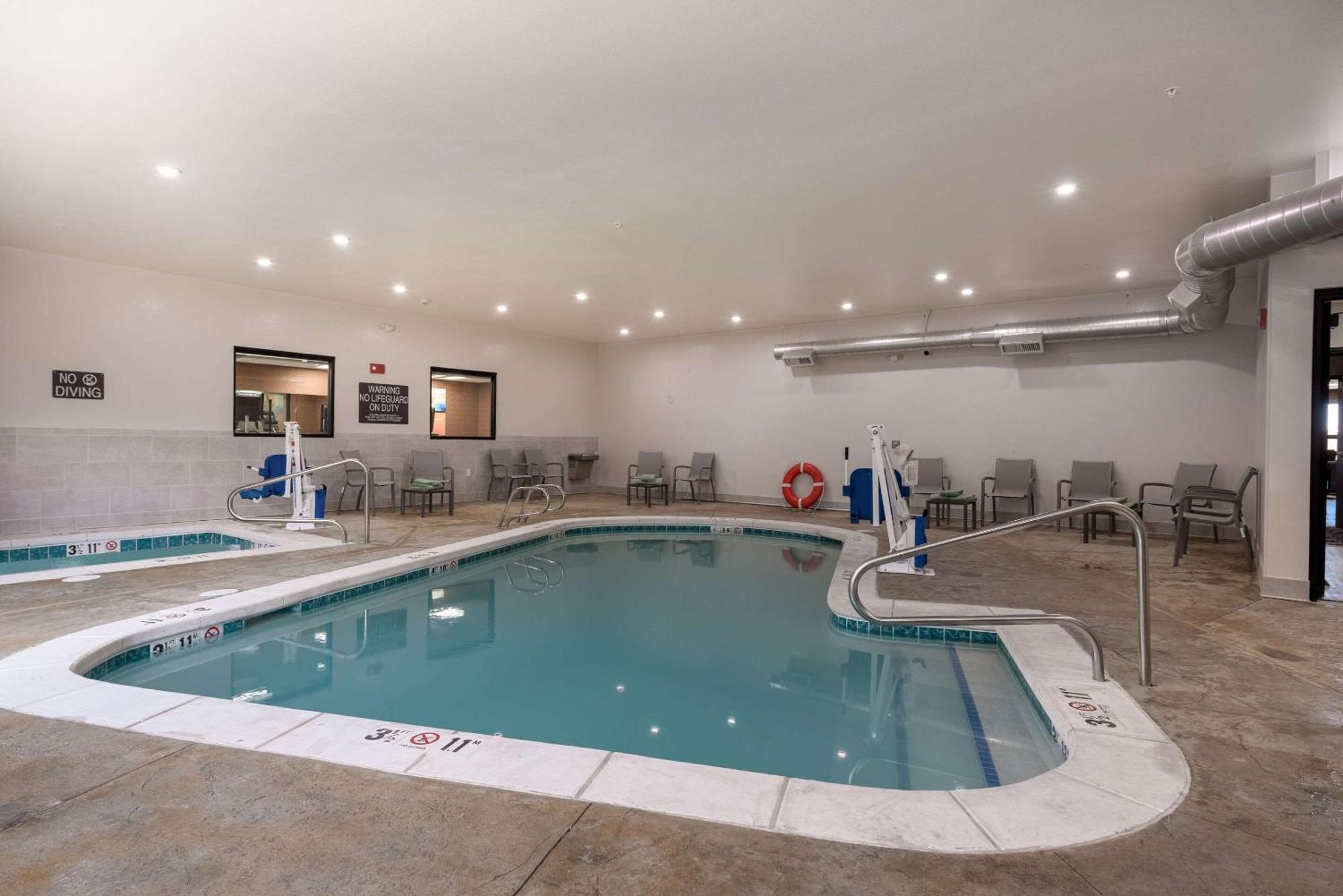 Comfort Suites Colorado Springs East - Medical Center Area Εξωτερικό φωτογραφία
